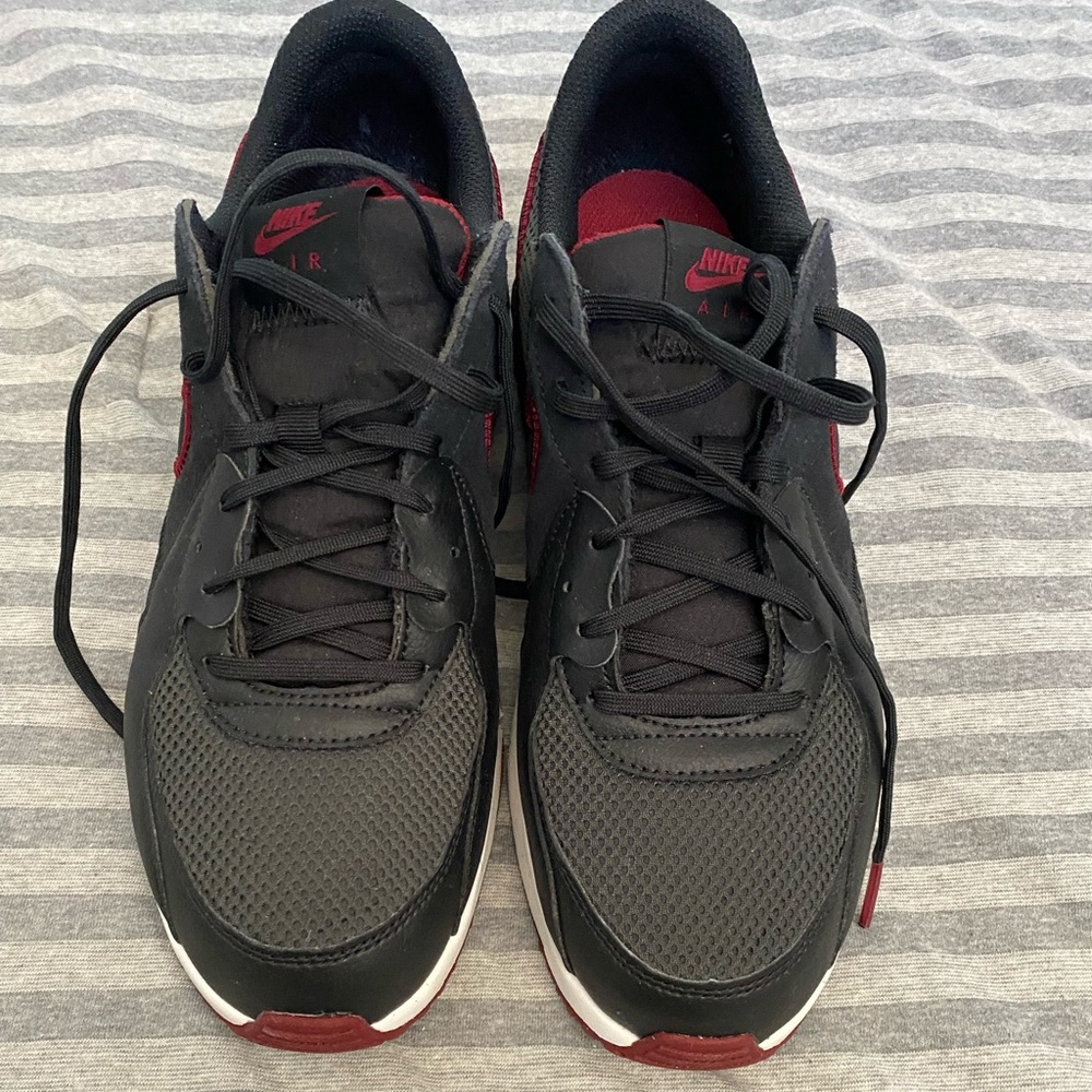 Nike air max excee size 10.5
